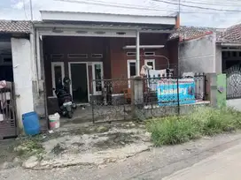rumah tengah kota Serang dekat alun-alun deket stasiun Tamansari
