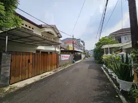 Rumah cantik dan siap huni di Mampang Jaksel Nempel Kuningan