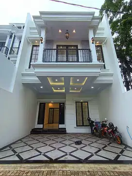 RUMAH BARU CLUSTER PINGGIR JALAN DI JAGAKARSA JAKSEL
