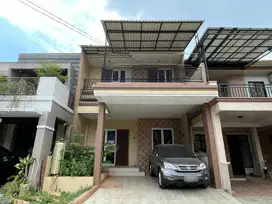 Sewa Rumah Beverly Besar 5 Kamar Full Bathtub, Lippo Cikarang, Bekasi