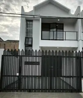 Rumah Disewa 2 Lantai Baru Di Villa Melati Mas