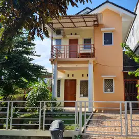 Dijual rumah 2 lantai cluster legian , sentul city