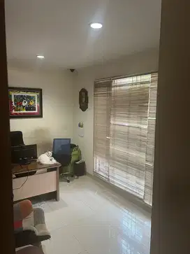 Dijual Rumah 2 Lantai full Furnished di  Singgasana Pradana