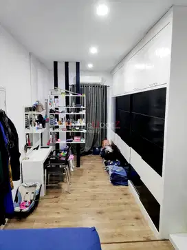 RUMAH 2 LANTAI ANGGREK MAS  BESERTA PERABOT DI KOTA BATAM CENTRE