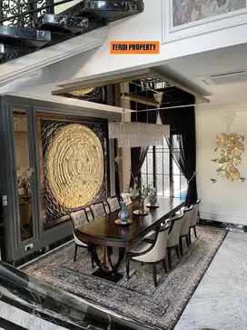Rumah Mewah Paket komplit dilengkapi kolam renang lift dan karaoke roo
