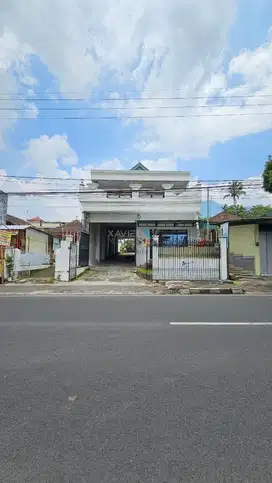 Dijual Murah Tanah Bonus Rumah Villa di Poros Jalan Pusat Kota, Batu