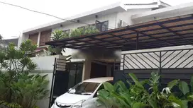 Rumah Cantik Siap Huni Area Sterategies Simprug