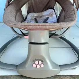 Ayunan bayi otomatis baby swing Coco Latte Snugly minus.