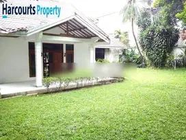 Rumah Siap Huni Lingkungan Tenang Area Kemang Selatan