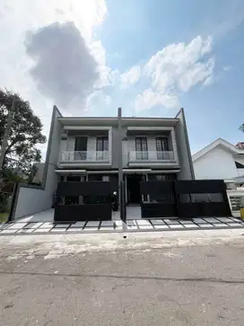 Dijual Rumah Dharmahusada Indah dekat Galaxy Mall