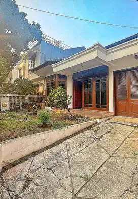 FOR SALE PONDOK INDAH ! RUMAH LAMA HITUNG TANAH   LOKASI STRATEGIS L