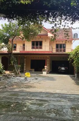 RUMAH BESAR  JL PALAGAN DEKAT AL AZHAR