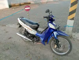 Vega r 2005 biru