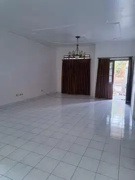 Dikontrakan rumah 4+1 KT komplek pondok hijau geger kalong bandung