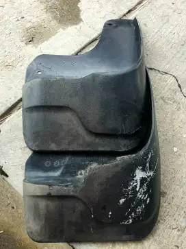 Mud Guard Karpet lumpur Innova Reborn. Harga untuk 1 set.