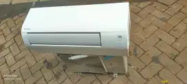 Ready unit Daikin 1/2 PK full ORI full freon, AC jarang di pakai