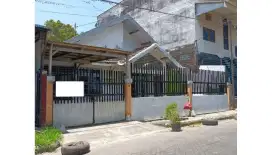 Dijual / Disewakan Rumah Jl. Siwalanterto Permai, Surabaya