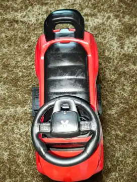 Mobil mainan aki