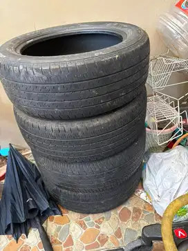 4 pcs/1 set Ban bekas muluss HRV S.E 2019 ori 215/55 R.17