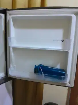Di jual kulkas dua pintu,msh bagus,dingin