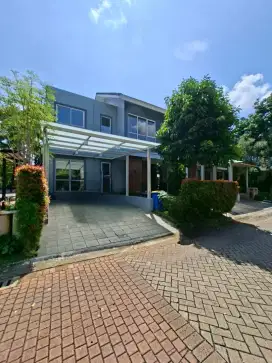HOT SALE!!!RUMAH MEWAH SIAP HUNI LOKASI STRATEGIS AMAN DAN NYAMAN