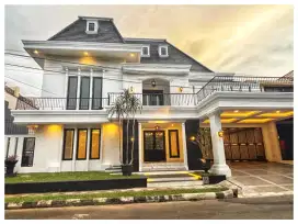 HOT SALE!!!RUMAH MEWAH SIAP HUNI BRANDNEW LOKASI STRATEGIS AMAN NYAMAN