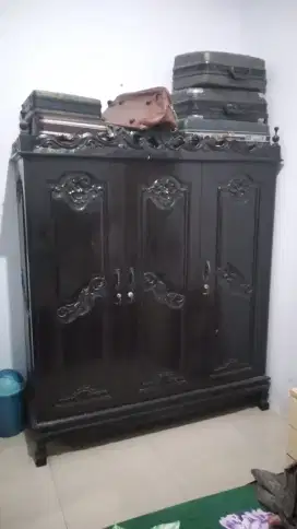 Lemari baju antik kayu jati aseli