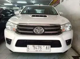 Toyota HILUX Double Cabin 4x4 Putih