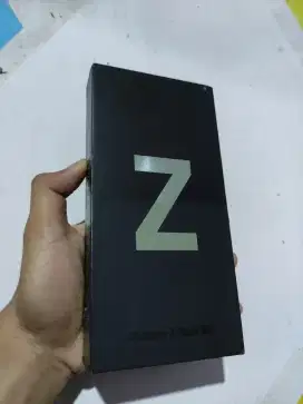 Samsung z flip 3 5G 8/128gb Fullset