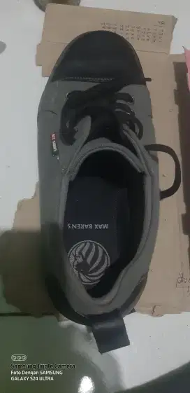 Sepatu max barens original