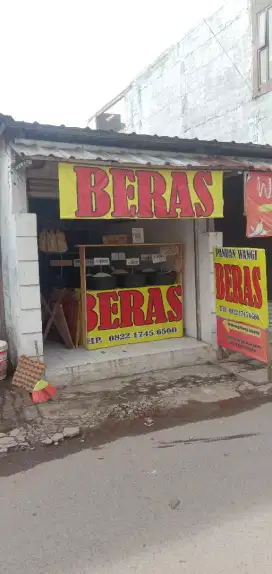 Disewakan lapak usaha dan tempat tinggal kotamadya strategis
