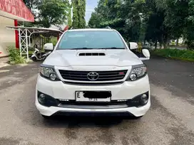 Totota Fortuner 2.5 G A/T 2014