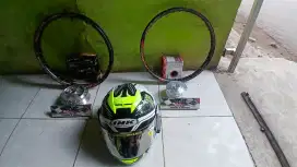 Jual helm dan satu paket pelek tromol jari-jari