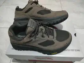 Sepatu Skechers waterproof