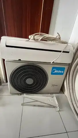 AC Midea 1/2 0,5 pk mulus normal