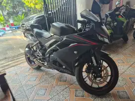 Dijual R15 v3 tahun 2018 mesin ok mulus terawat istimewa