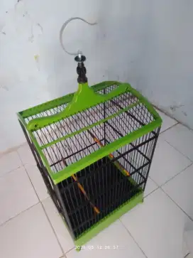kandang burung warna hijau
