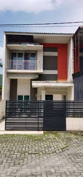 Rumah Grand Boulevard Gatot Subroto Medan 6x20m 2lantai