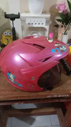 Helm anak frozen