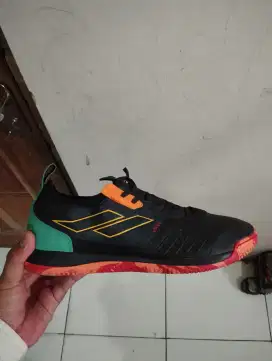 Sepatu futsal Mills mulus