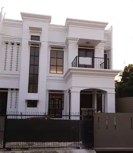 DIJUAL CEPAT RUMAH NEWLY RENOVATED LEBAK BULUS JAKARTA SELATAN