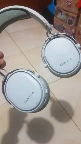 headphone daxa bahan