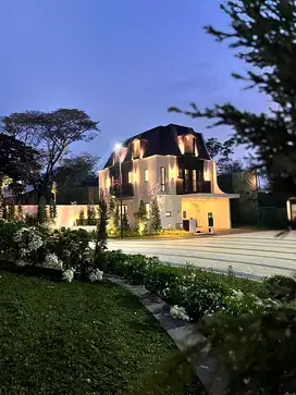 Rumah 2 Lantai yang elegan & nyaman? Allegra Lippo cikarang solusinya