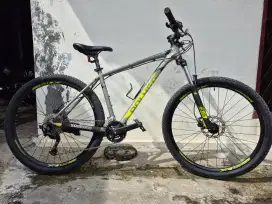 Sepeda Polygon MTB Premier 5 2021 - Kondisi Mulus + Bonus Helm & Pompa