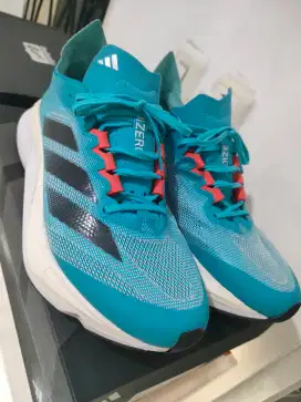 Sepatu Running Adidas