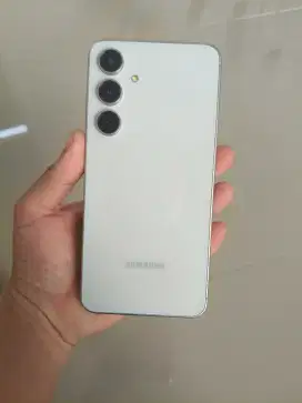 samsung s24fe 8/512 sein