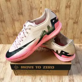 Sepatu Futsal Original NK Zo0m Vap0r 15 @cademy IC
Pink Size 45 / 29cm