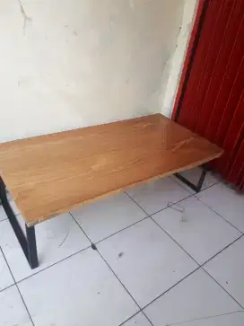 meja lesehan kayu kaki besi