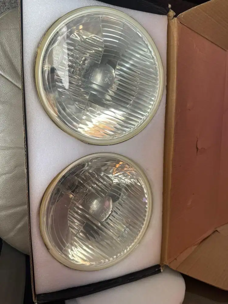 Lampu Hella kondisi bekas