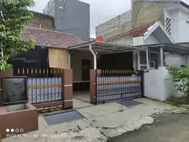 DI KONTRAKAN RUMAH LOKASI NYAMAN 10 MENIT KE STT TELKOM BUAH BATU
